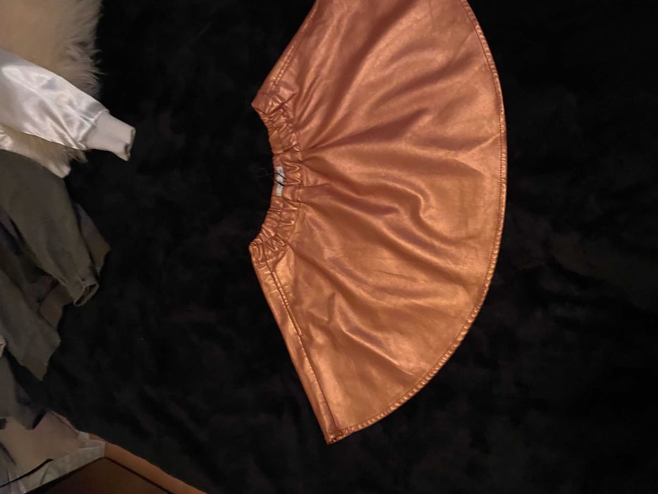 Ефектна кожена пола
НОВА!