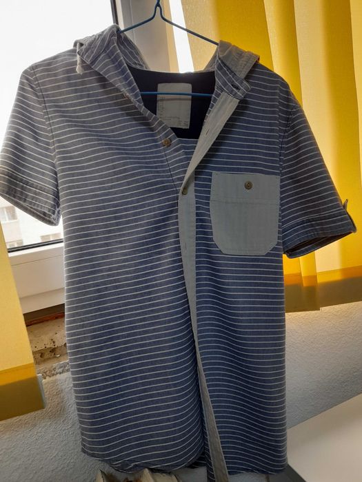 Camasa Bershka cu maneca scurta si gluga mas.S