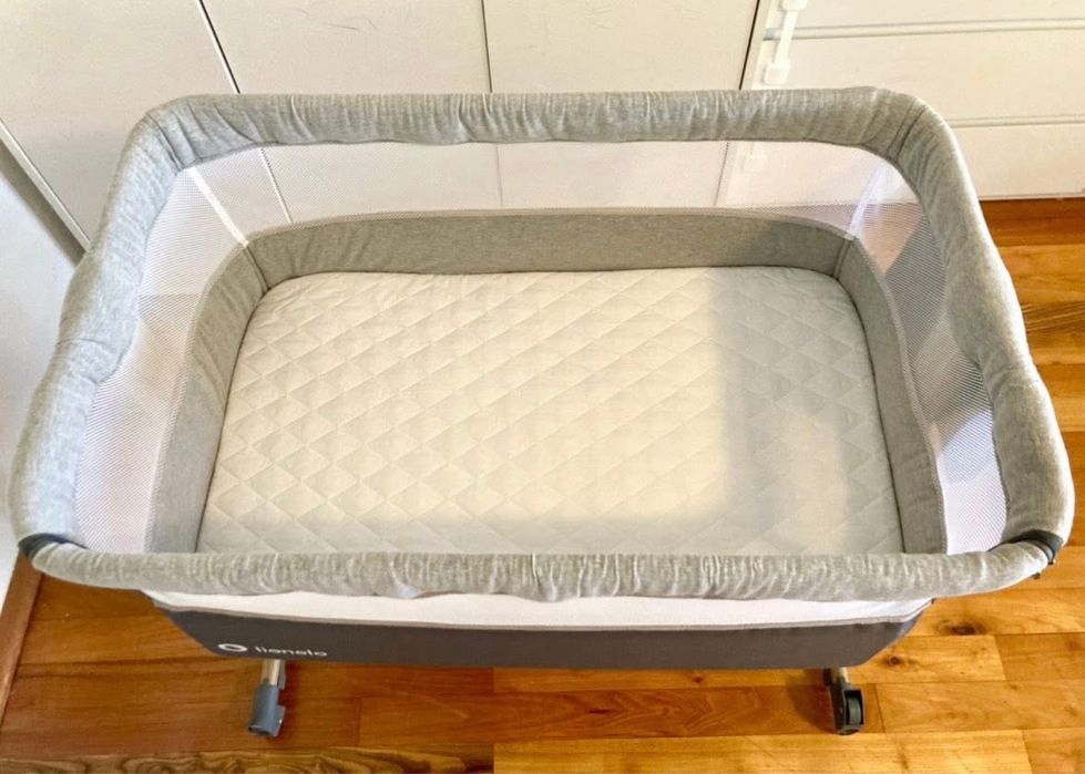 Vând pătuț LIONELO (reglabil pe inaltime, co-sleeper, sistem de legănare, setare unghiulară)