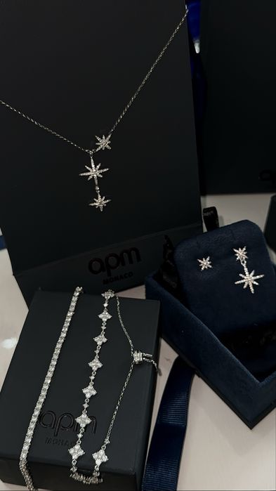 Apm monaco украшения
