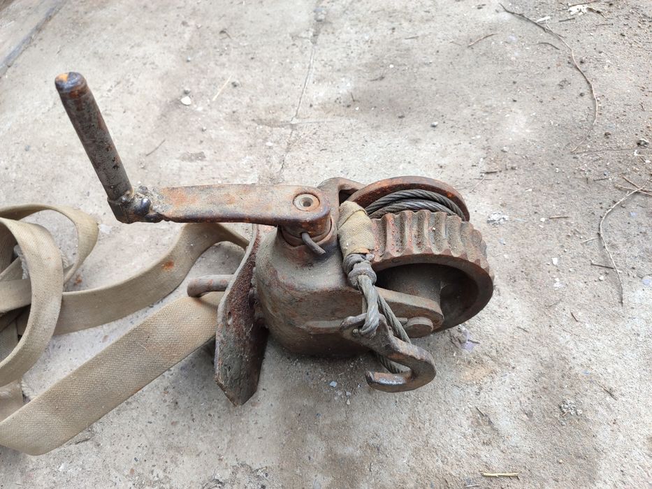 Продам подъемник троссовый