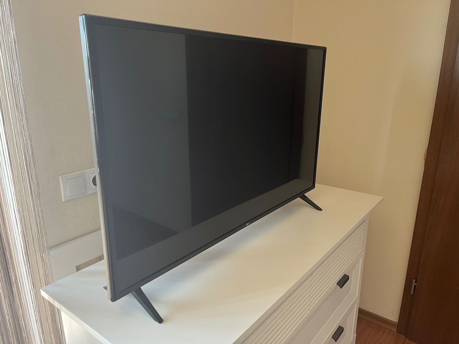 Televizor LG LED 4K 2024 108