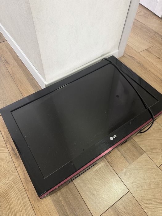 Продам телевизор в хорошем состояний