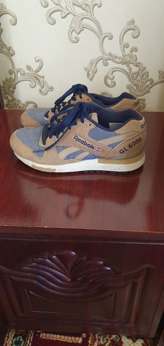 REEBOK krasovka sotiladi