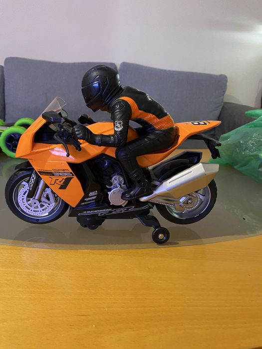 Играчки за деца различни