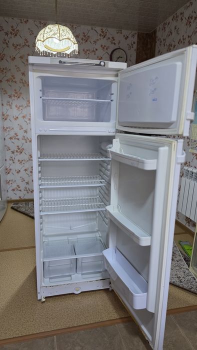 Продается Холодильник Indesit