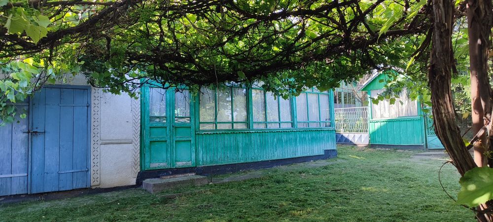 Vand casa, anexe si gradina in satul Dolina