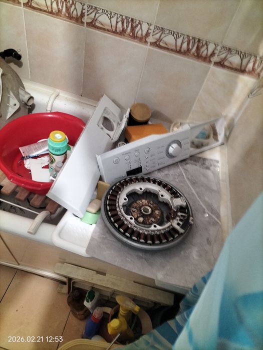 Продам двигатель ,коса, насос, соленоиды,