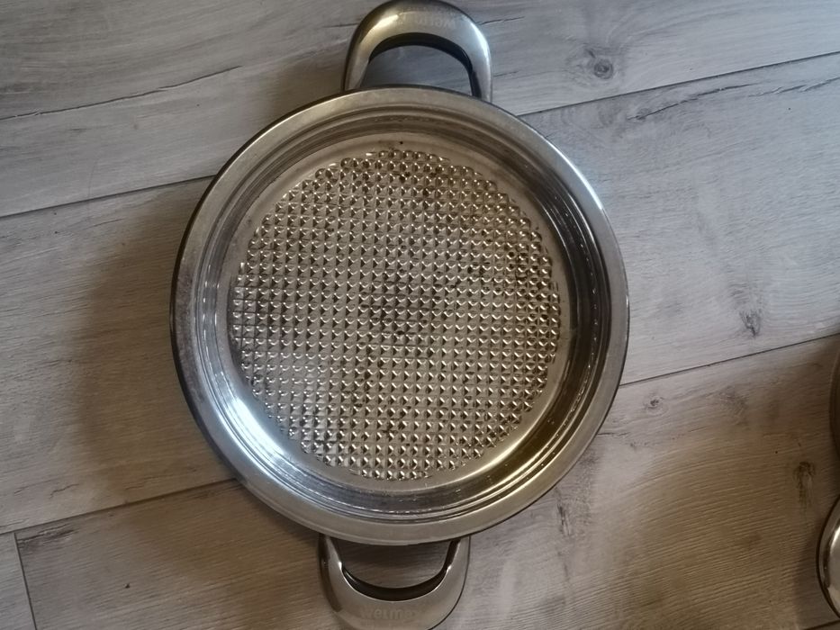 Комплкт тенджери с котлон за тях