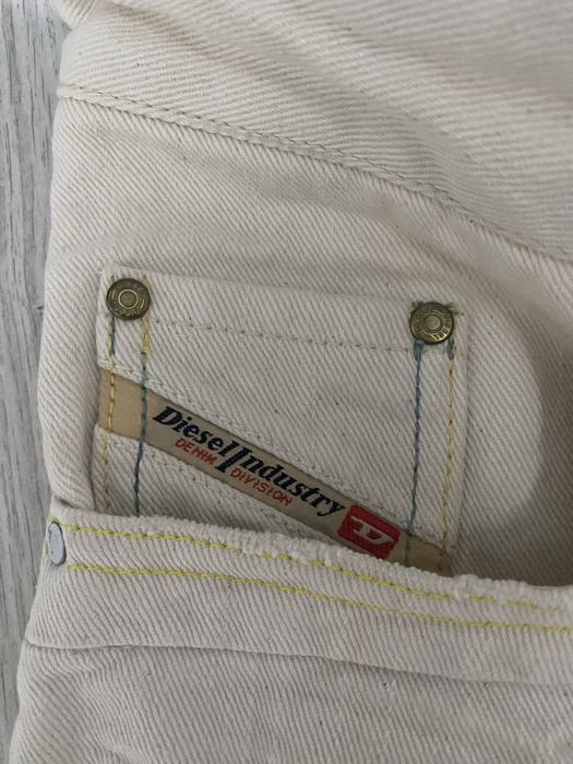 Blugi Diesel Straight Fit