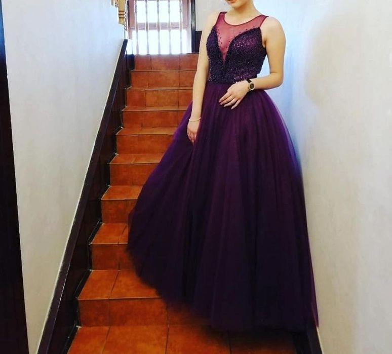 Платье бальное .