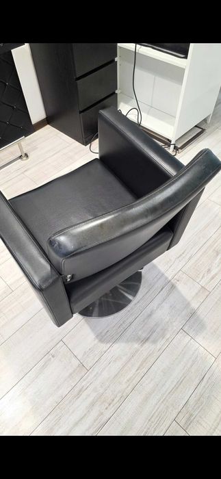 Фризьорско обзавеждане