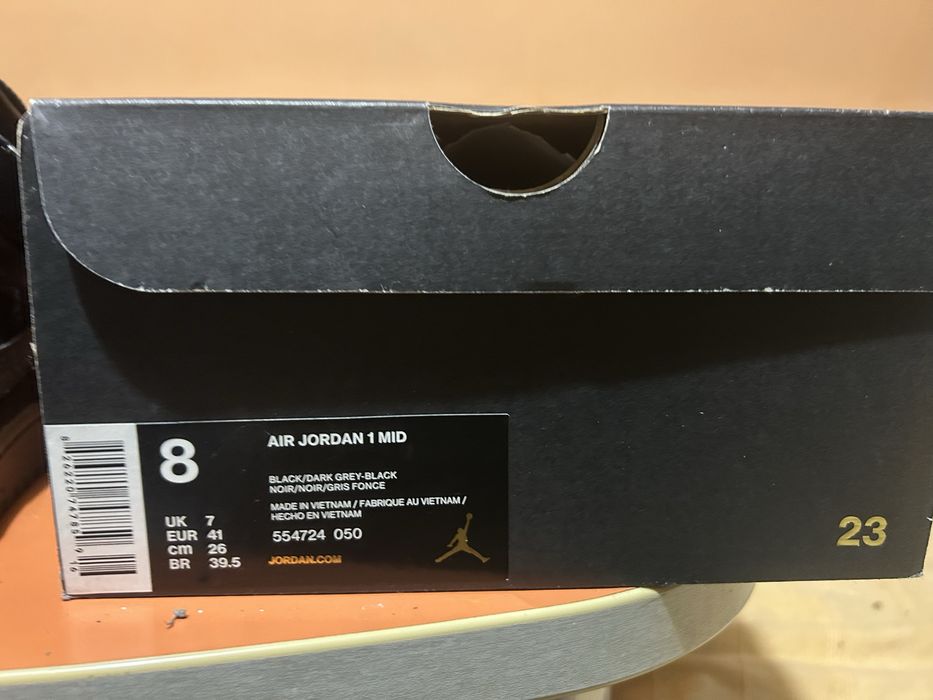 Air Jordan 1 Mid All Black