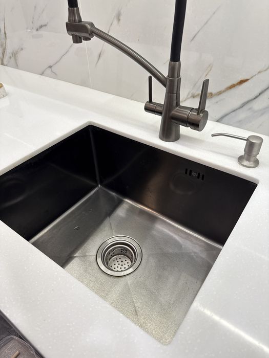 Мойка в кухню стальная