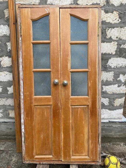 Продаётся б/у двери