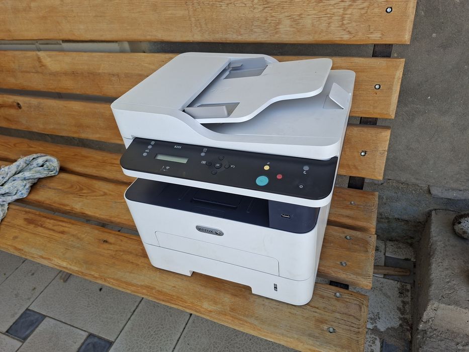 Принтер Xerox B205NI в белом цвете бу