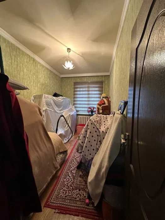 Продаётся квартира Юнусабад11 4 ком 1 этаж чистим ремонтом  не торец