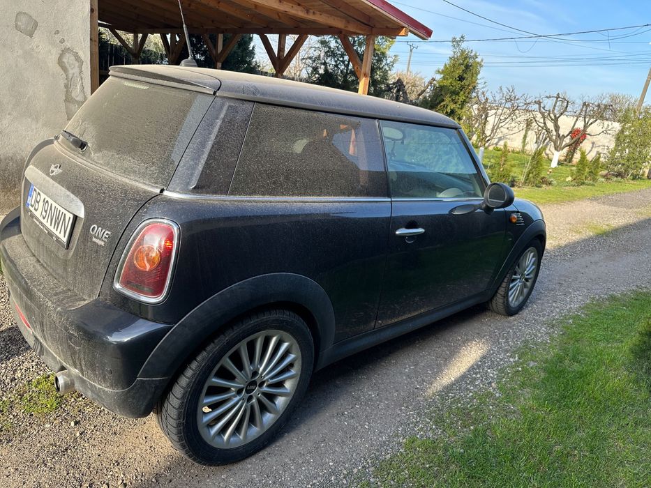 Mini cooper one,an 2008,185000 km,proprietar,preț 3000 euro
