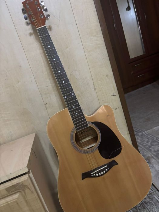 Продам гитару  акустическая гитара