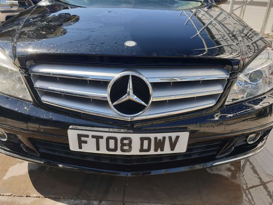 Bara Spoiler Fata cu Grile si Proiectoare FARA Grila cu Emblema Mercedes Clasa C Class W204 NFL Non Facelift 2007 - 2011 Culoare C040 040 [K6772]