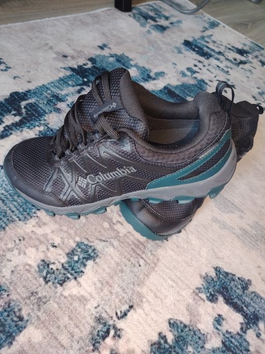 Adidași columbia purtați doar d doua ori 41/5
