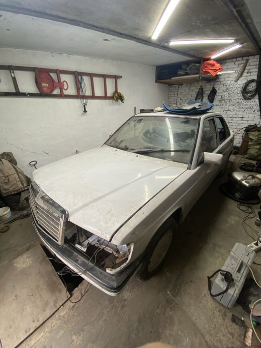 Продам мерседес 190