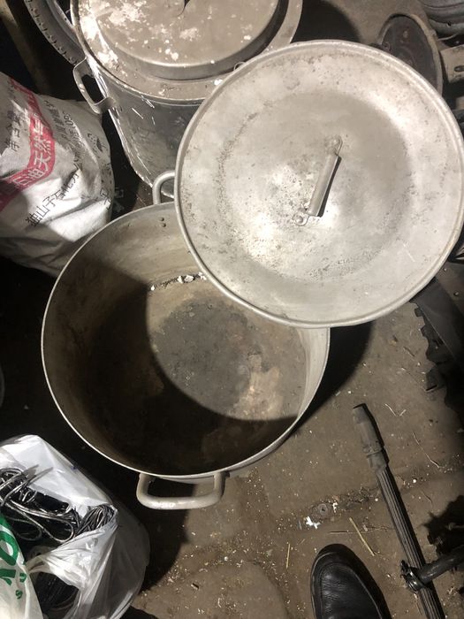 Выворки разные кастрюли  ( советские )