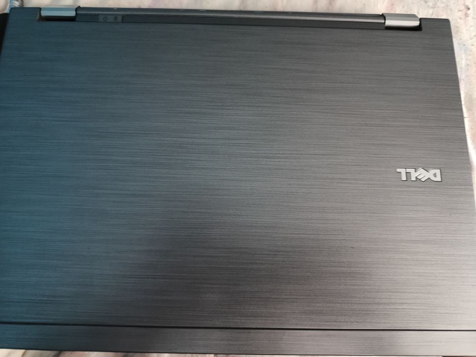 Vând laptop s-au schimb cu tel
