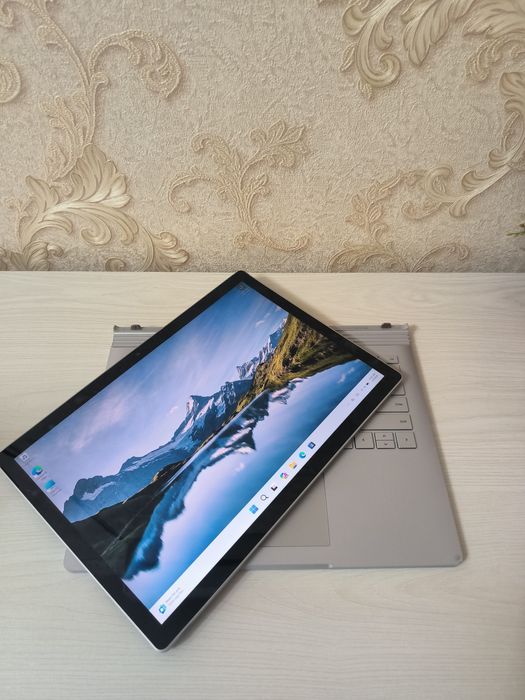 Microsoft Surface Book 2