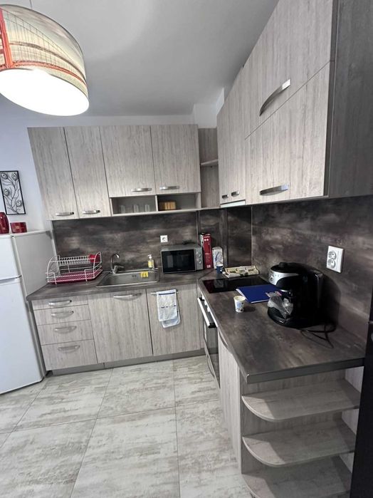 Дава се под наем Тристаен апартамент в Пловдив, Южен - 97 кв.м за 425 € - Снимка #1