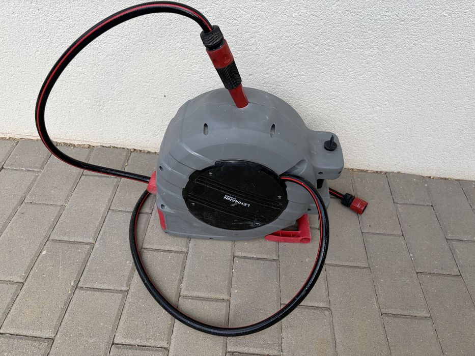 Furtun gradina pe tambur retractabil