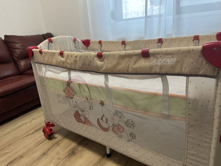 Patut pliabil pentru bebelusi.