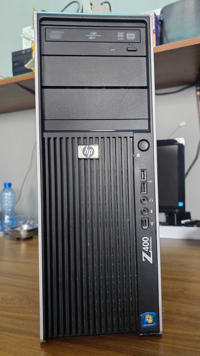 Продавам настолни компютри HP Z400 – отлично състояние!