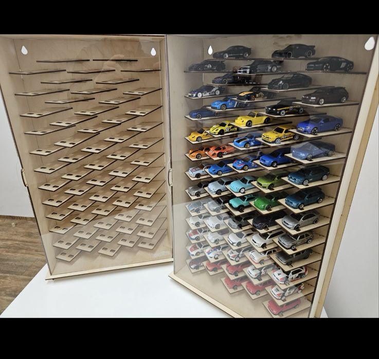 Витрина за 60 колички 1:64 Hot Wheels, Matchbox и др.