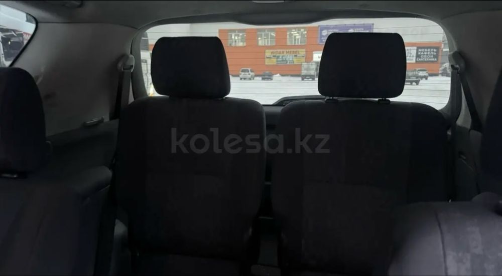 Toyota. Avensis  verso.