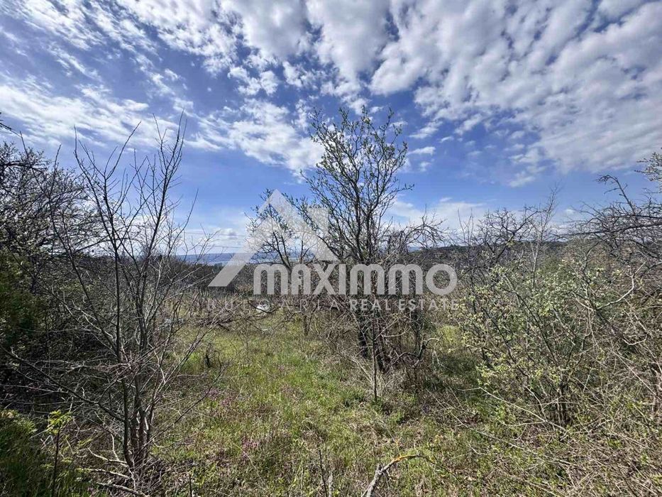 Парцел в Варна-м-т Планова площ 1140 цена 95000