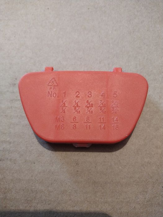 Винт экстрактор 5 штук.