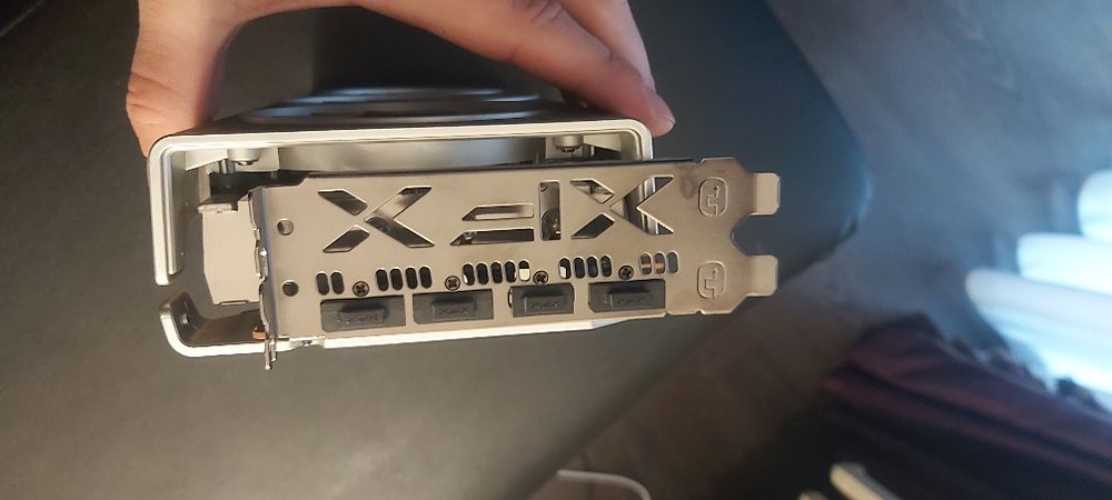 Vand placa video RX 6700 XT 12 gb ram