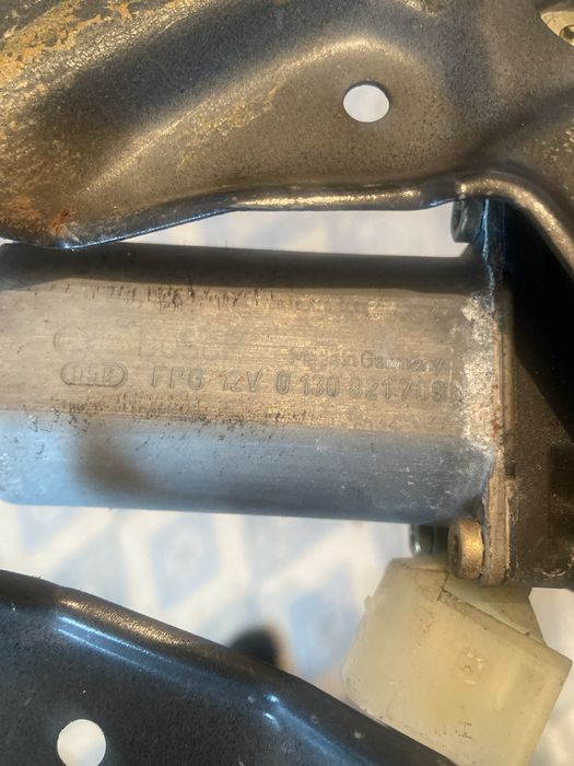 Стеклоподьемник мерс 210