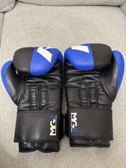 Продавам боксови ръкавици RDX F4 Black/Blue