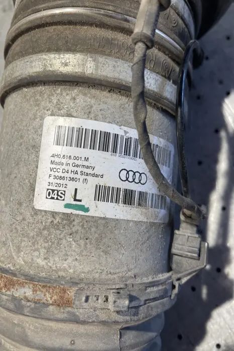 Perna aer spate stanga Audi A8 2015