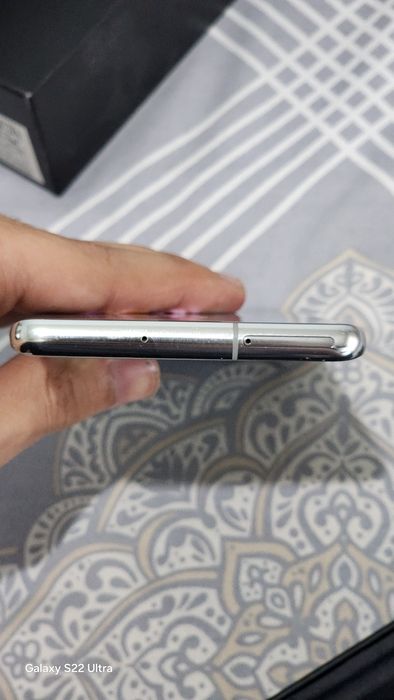 Samsung S10+ с оригинальной коробкой