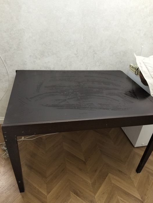 Стол для гостиной