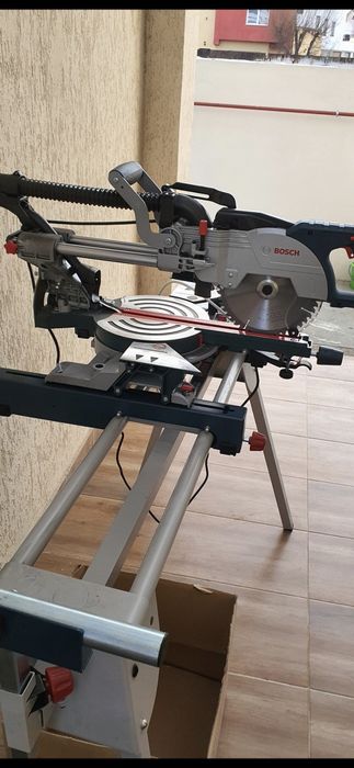 BOSCH GCM 8 SJL Ferastrau circular stationar + GTA 2600 Masa de lucru