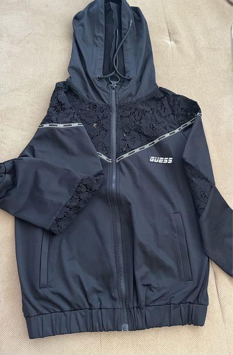 Суичър с дантела GUESS