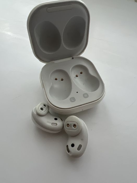 Galaxy Buds Live! продается очень харошем состаяние