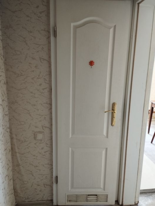 Продам двери межкомнатные