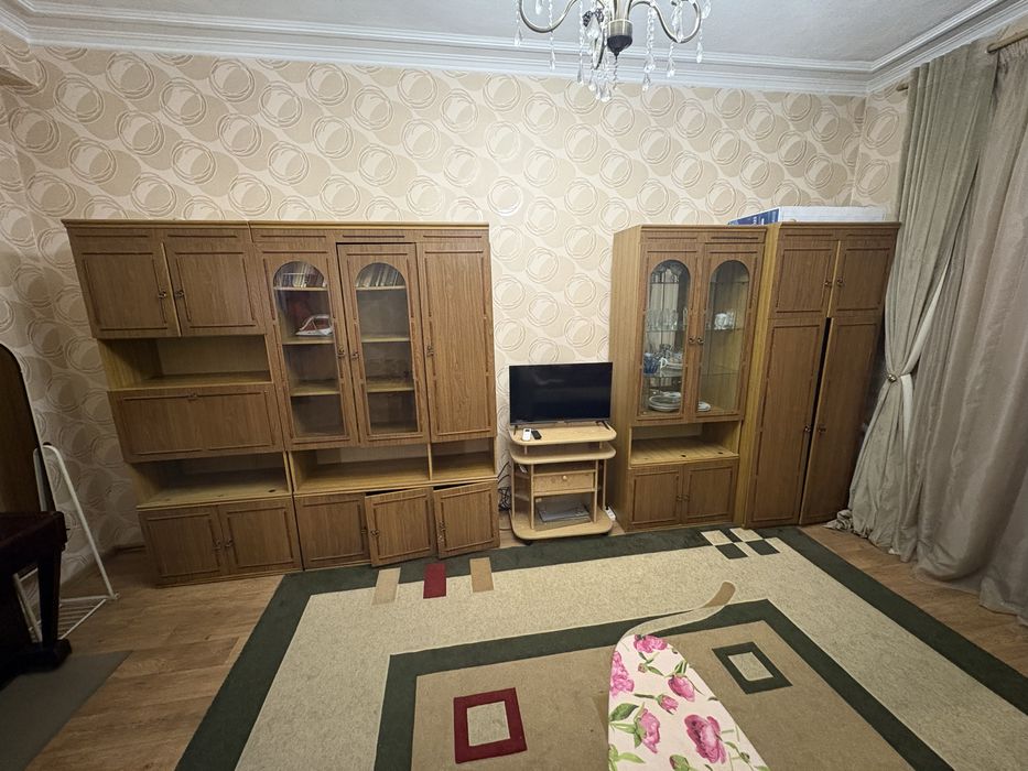 Отдам бесплатно стенку для зала!