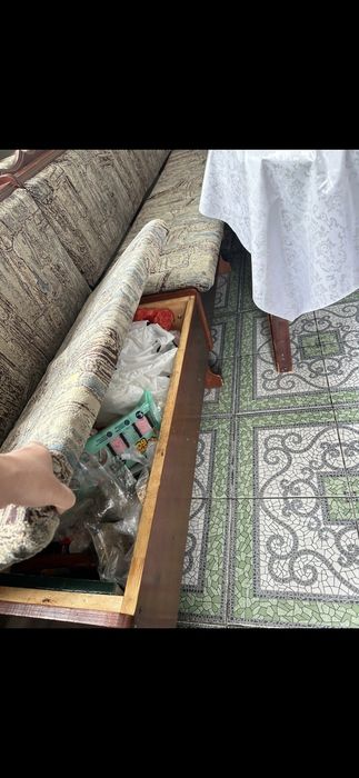 Кухонный уголок, стол.