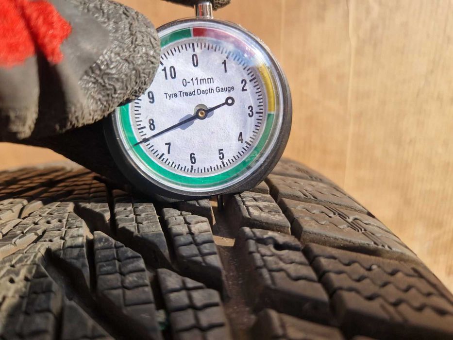 1 брой Goodyear R17 225/45
Зимна гума
DOT2223